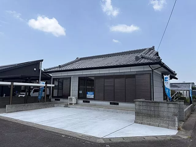 Used single-family home bus Shin Chikasha 4-minute walk