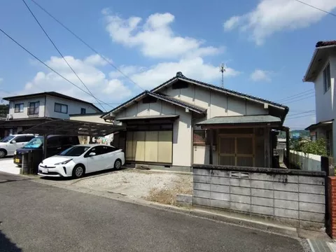 ◎Single-story house facing south◎◎New kitchen installed, tatami mats replaced◎◎Parking for 2-3 cars