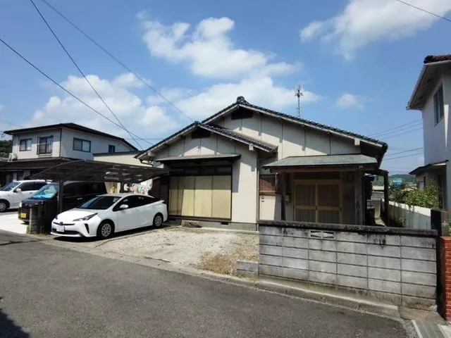 ◎Single-story house facing south◎◎New kitchen installed, tatami mats replaced◎◎Parking for 2-3 cars