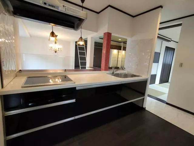 ■ Built in 2014 ■ 3LDK ■ 5 minutes on foot to convenience store ■ Within walking distance to station and supermarket