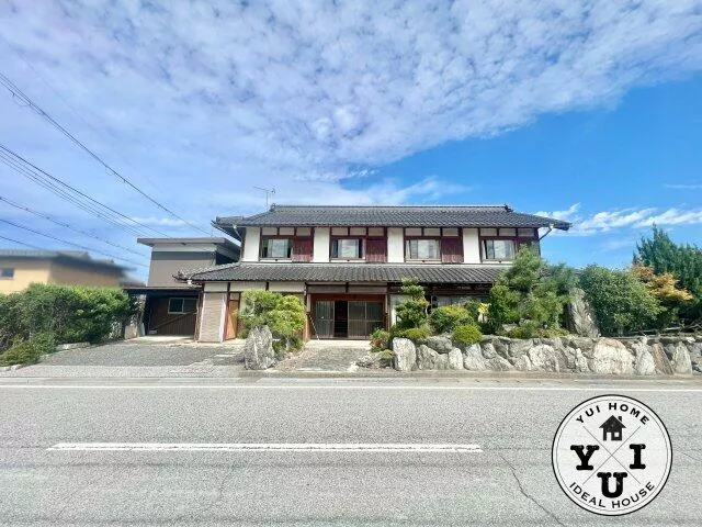 Nagahama City, Sanda Town (Torahime Station) 2-story building 11DK