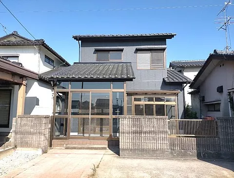 Used single-family home, JR Himi Line, Etchu Nakagawa Station, 25 minutes on foot