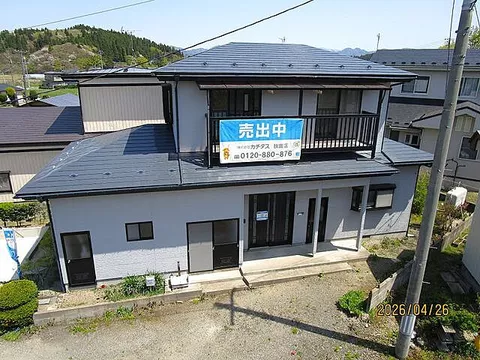 10 minutes on foot from JR Ōu Main Line Ashizawa Station, Oaza Nakizawa, Obanazawa City, Yamagata Prefecture