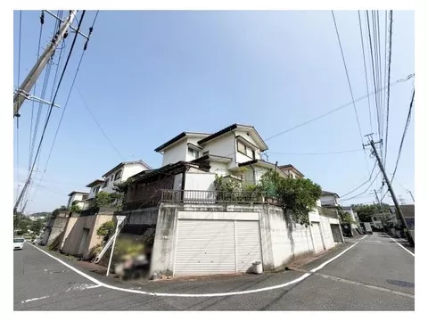 《Enjoy light and breeze from two sides. A comfortable all-electric home unique to corner lots♪》