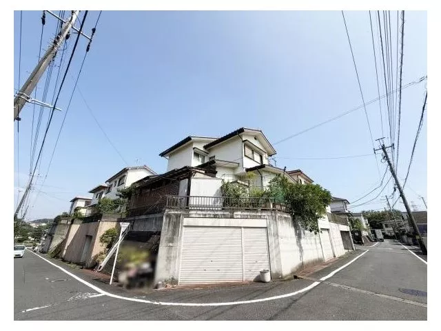 《Enjoy light and breeze from two sides. A comfortable all-electric home unique to corner lots♪》