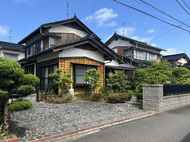 Used single-family home in Yonago City, Hatagasaki 9-chome, used house