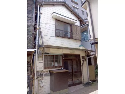 ・Unused equipment included ・No parking lot ・Close to the city center, with many shopping and hospital options in the area