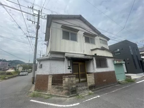 Kitakyushu City, Wakamatsu Ward, Namiuchi Town (Wakamatsu Station), single-story building, 4DK