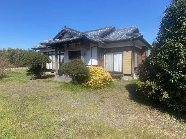 A second-hand house with a land area of over 600 tsubo near Ume Kita Elementary School!