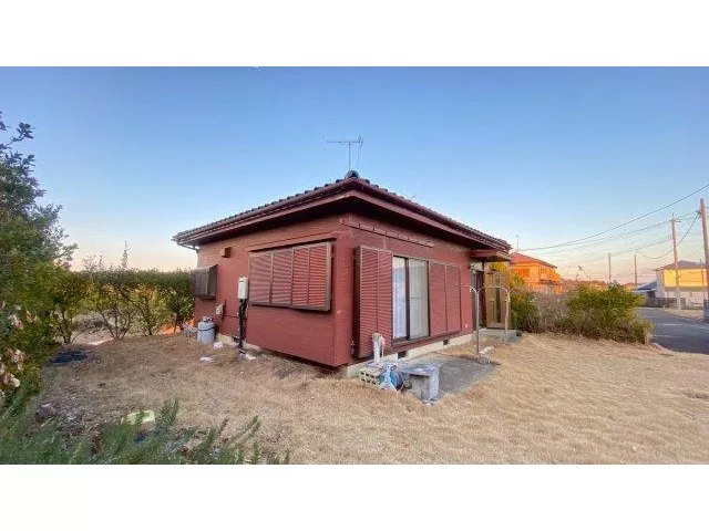 This property has a face-to-face kitchen.
