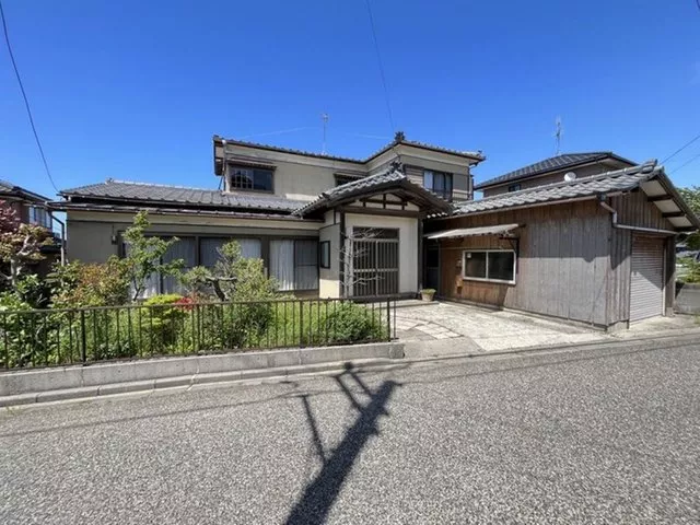 A traditional Japanese house that can be enjoyed as is or customized to your liking through renovation♪
