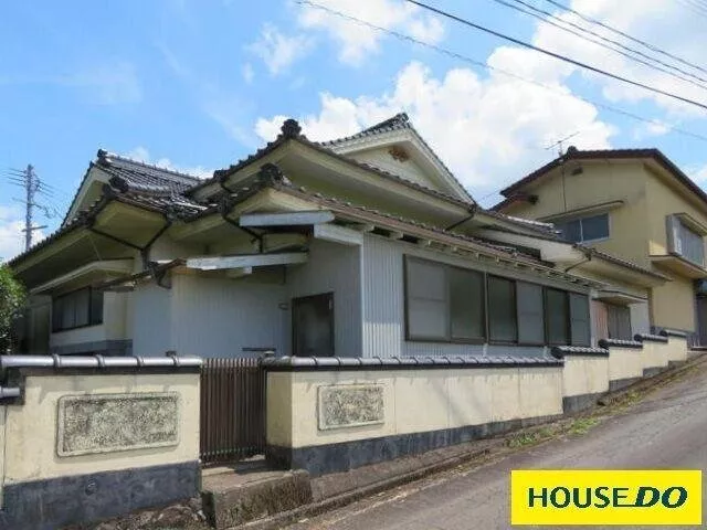 There is a Tsukada Onsen facility located 6 minutes on foot.