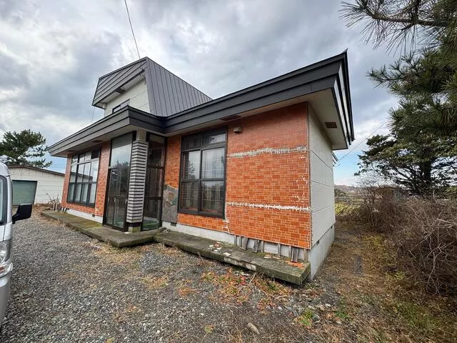 Saru District, Hidaka Town, Aza Kiyohata 2-story building 4LDK