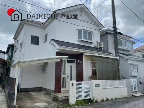 Within 5 minutes on foot to parks and elementary schools! Safe for small children!