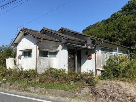 ☆Spacious land over 145 tsubo☆ A single-story building with a 4DK layout of approximately 34 tsubo☆ The garden is large, so gardening