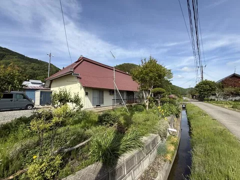 Yama District, Inawashiro Town, Oaza Yamakata, Kamitobun (Kamitō Station) Single-story building 7DK