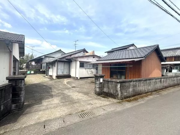 Miyakonojo City, Shimonagaibacho (Nishimiyakonojo Station) Single-story building 4SLDK