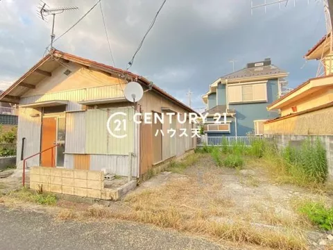 12 minutes on foot from JR Ryomo Line "Sano" Station