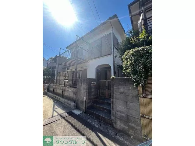 A 2LDK house located in a quiet residential area, southeast facing with good sunlight♪