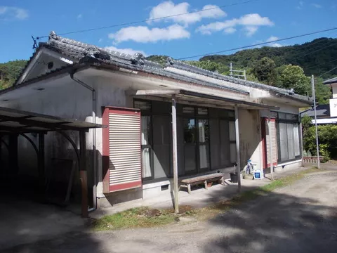 Kirishima City Hayato Town (Hayato Station) single-story building 4DK