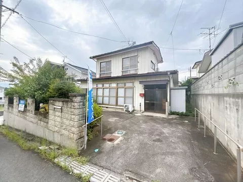Since it is a property sold by our company, viewings are possible at any time.