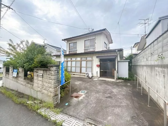 Since it is a property sold by our company, viewings are possible at any time.