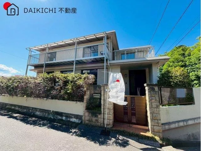 7 minutes walk to Takane Elementary and Junior High School (approximately 560m)! A location that is safe for children's commute!