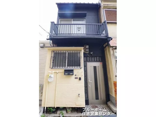 1 minute walk from Sawanocho Station! Surrounding environment is rich! Good access! All rooms have flooring.