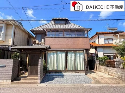 Close to elementary school! It's安心 for your children's commute! The surrounding environment is充実!