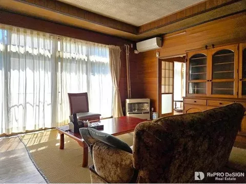 ■ Land over 50 tsubo ☆ ■ Comes with a shutter garage! ■ Within 10 minutes on foot to the elementary school!