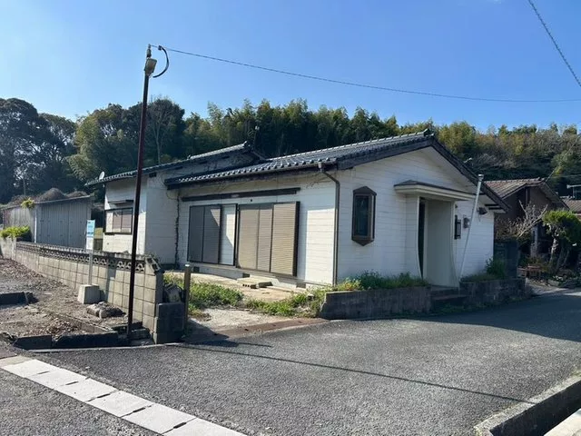 13 minutes on foot from Nishitetsu Bus "Maruyama 1-chome"