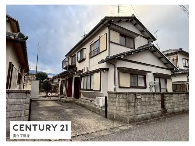 ●5LDK●Japanese-style room available●Parking for 2 cars possible●About 9 minutes on foot to Ikeno Station