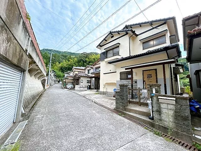 Used single-family home in Narutaki 3-chome, Nagasaki City