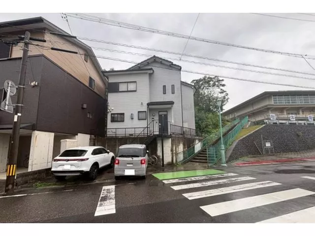 Mitaka Real Estate, 8 minutes on foot to Naka Daiichi Elementary School♪ Parallel parking for 2 cars available◎ South-facing!