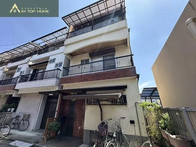 Steel frame construction / 3 stories / 4LDK ◇ Nearby shopping facilities are abundant, making for a livable environment ◇