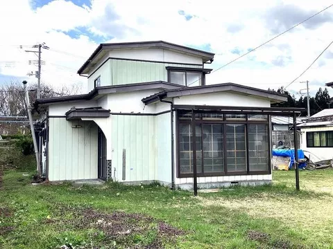 9 minutes on foot to Universe Hashikami Store. Convenient location for shopping and commuting to school!