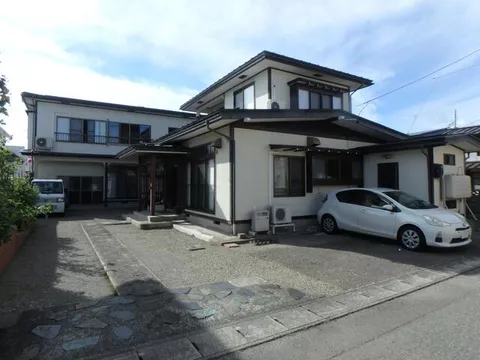 Sakata City, Oaza Takaya, Kitae, 2-story building, 11DK