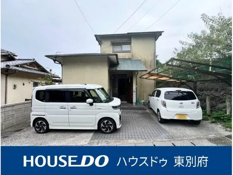 Hospitals, supermarkets, and Beppu IC are nearby for convenient living! Enjoy the spectacular view from the second floor!