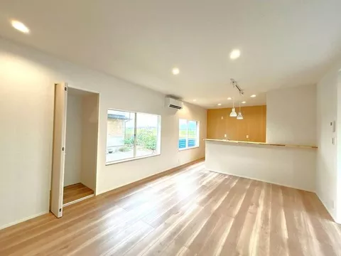 Open house held, renovated, cute 4LDK house, parking for more than 4 cars