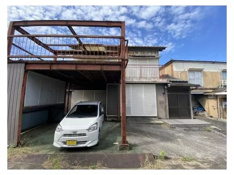☆Parking for 2 cars☆Vacant house☆Storage available☆Renovation possible☆About a 6-minute walk to the bus stop☆