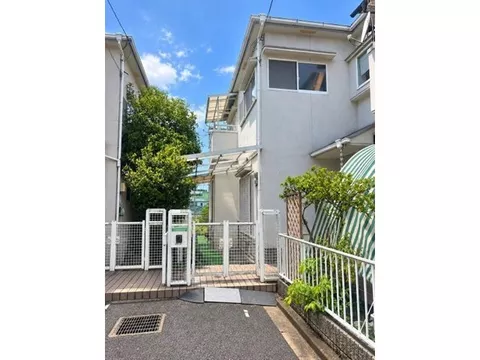 5LDK, parking for 2 cars possible depending on the vehicle type! Approximately 10 minutes on foot from Kintetsu Nagano Line "Takiya Fudo" Station