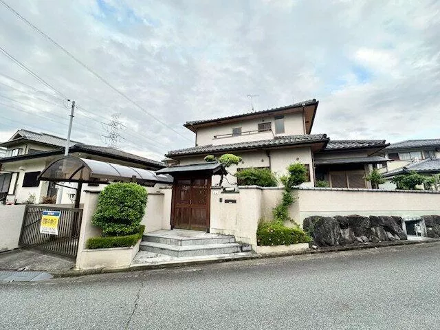 Yoshino District, Oyodo Town, Oaza Kitano (Rokuta Station) 2-story 3LDK