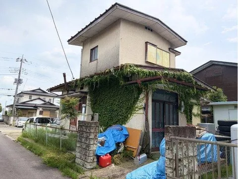 ◇3KS with garden◇Property with ample storage◇1 parking space available on site◇Facilities nearby are abundant