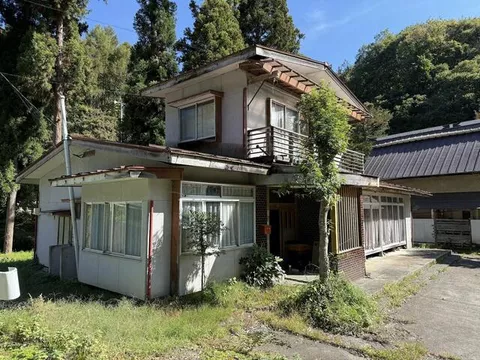 Kamishinai District, Iizuna Town, Oaza Imokawa (Mure Station) 2-story building 6DK