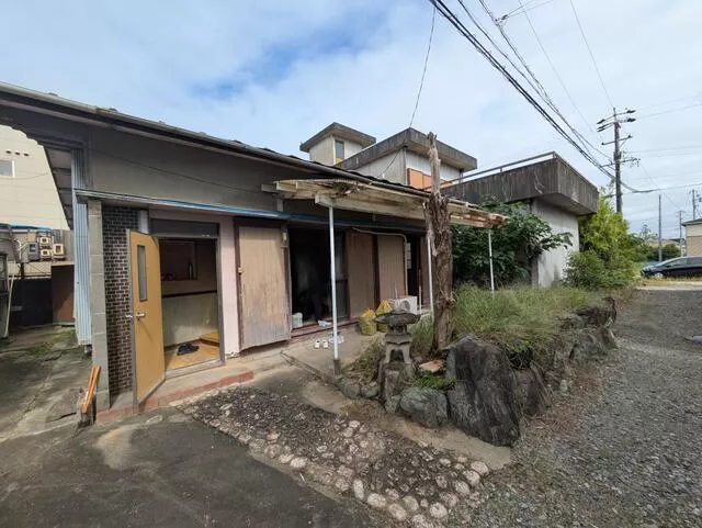 Matsusaka City, Otsu Town (Higashi Matsusaka Station) Single-story building 6DK