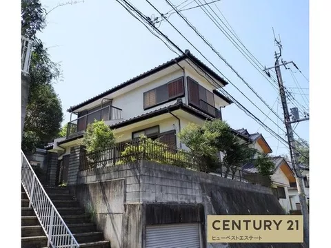 ☆Searching for your ideal home with Hubest Estate☆A spacious house with a basement garage and garden
