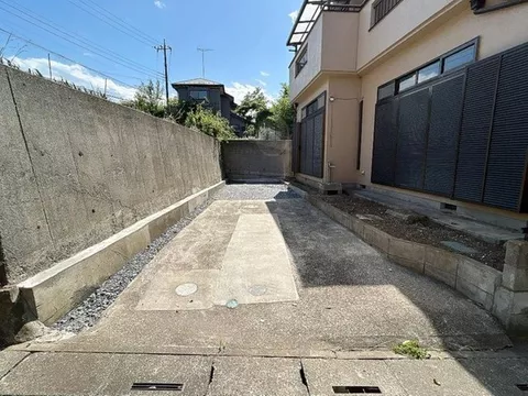 [Open house held] [Completion scheduled for early August] Parking for 2 cars. Expanded living room & facing kitchen - Image 2