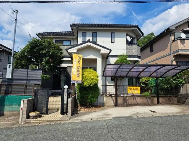 A spacious living space of 140㎡. A property with a study, perfect for remote work!