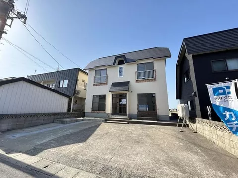 [Open House Held] [Renovated/Sakahata Matsumoto] Immediate move-in available / 4 parallel parking spaces available