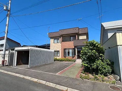 Used single-family home in Nayoro City, Nishi 13th Street, South 9th Block